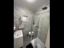 Apartments Mario - 50m from the beach: A1(2) Orebic - Peljesac peninsula  - Apartment - A1(2): bathroom with toilet