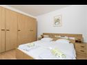 Apartments Nedo - private parking: A1(6) Supetarska Draga - Island Rab  - Apartment - A1(6): bedroom