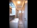Apartments Marija - good location A1(4+1), A2(4+1) Supetarska Draga - Island Rab  - Apartment - A2(4+1): bathroom with toilet