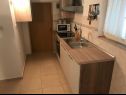 Apartments Anna - great location & family friendly: A1(4), A3(4) Pirovac - Riviera Sibenik  - Apartment - A3(4): kitchen