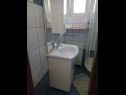 Apartments Marija  - 40 m from beach: A1-Plavi (2+1), A2-Crveni (2+1) Rogoznica - Riviera Sibenik  - Apartment - A1-Plavi (2+1): bathroom with toilet