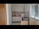 Apartments Mat - 100 m from sea: A1 Plavi(2+2), A2 Zeleni(4), A3 Bijeli(2+1), SA4 Crveni(2) Srima - Riviera Sibenik  - Apartment - A3 Bijeli(2+1): kitchen