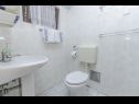 Apartments Tomi - with a large terrace: A1(4) Tribunj - Riviera Sibenik  - Apartment - A1(4): bathroom with toilet
