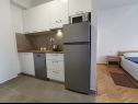 Apartments Kati - 150 m from beach: A2(4), A4(2), SA3(2), SA5(2), SA6(2) Vodice - Riviera Sibenik  - Studio apartment - SA6(2): kitchen