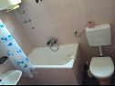 Holiday home Vanesa - 50m from the sea: H(3+1) Stomorska - Island Solta  - Croatia - H(3+1): bathroom with toilet