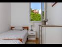 Apartments Jurica - 300 m from sea: A1 Lea(2+1), A2 Roko(2+1) Split - Riviera Split  - bedroom