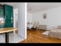 Apartments Jurica - 300 m from sea: A1 Lea(2+1), A2 Roko(2+1) Split - Riviera Split  - living room