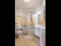 Apartments Neda - charming and comfy : A1(3) Split - Riviera Split  - Apartment - A1(3): bathroom with toilet
