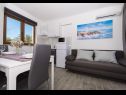 Apartments Ivica - 100m from the sea A1(2+2), A2(2+2), A3(2+2), A4(2+2), A5(3+2) Drvenik Veli (Island Drvenik Veli) - Riviera Trogir  - Apartment - A2(2+2): dining room