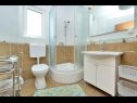 Apartments Ljuba - 200m from beach: A1-Istočni (2+2) , A2-Zapadni (2+2) Cove Ljubljeva (Vinisce) - Riviera Trogir  - Apartment - A1-Istočni (2+2) : bathroom with toilet
