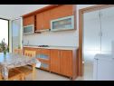 Apartments Ljuba - 200m from beach: A1-Istočni (2+2) , A2-Zapadni (2+2) Cove Ljubljeva (Vinisce) - Riviera Trogir  - Apartment - A1-Istočni (2+2) : kitchen and dining room