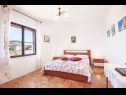 Apartments Tomi - with large terrace (60m2): A1(4) Trogir - Riviera Trogir  - Apartment - A1(4): bedroom