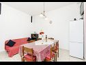 Apartments Rome - 70 m from sea: A1(6) Trogir - Riviera Trogir  - Apartment - A1(6): living room