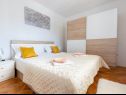 Holiday home More - garden shower: H(10+2) Vinisce - Riviera Trogir  - Croatia - H(10+2): bedroom