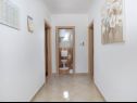 Holiday home More - garden shower: H(10+2) Vinisce - Riviera Trogir  - Croatia - H(10+2): hallway