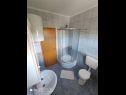 Apartments Antonija - fitness: SA1(2), A2(2+2), SA3(2+1), A4(2+2) Vinisce - Riviera Trogir  - Apartment - A2(2+2): bathroom with toilet