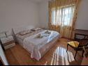 Apartments Srđan - 10 m from the beach : A1(4), A2(2+1), A3(4+1) Vinisce - Riviera Trogir  - Apartment - A3(4+1): bedroom