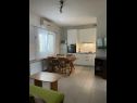 Apartments Jere - 30 m from beach: A1(4+1), A2(2+1) Vinisce - Riviera Trogir  - Apartment - A1(4+1): kitchen and dining room