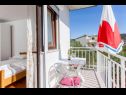 Apartments Jere - 30 m from beach: A1(4+1), A2(2+1) Vinisce - Riviera Trogir  - Apartment - A1(4+1): terrace