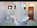 Apartments Julijana - economy apartment A1(6) Bibinje - Zadar riviera  - Apartment - A1(6): toilet