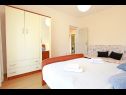 Apartments Nika - nice garden: A1(2), A2(4+1), A3(6), A4(2) Nin - Zadar riviera  - Apartment - A2(4+1): bedroom