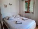 Apartments Kike - 60 meters from the beach: A1(4+1), A2(4+1), A3(4+1), SA1(2) Petrcane - Zadar riviera  - Apartment - A2(4+1): bedroom