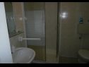 Apartments Dobri - 500 m from beach: A5(2), A4(2+2), A3(2+2), A2(2+2), A6(2+1) Sabunike - Zadar riviera  - Apartment - A2(2+2): bathroom with toilet