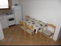 Apartments Stjepan- 10 m from beach A1 prizemlje desno(2+2), A2 prizemlje lijevo(2+2), A3 1.kat lijevo(2+2) Vir - Zadar riviera  - Apartment - A3 1.kat lijevo(2+2): kitchen and dining room