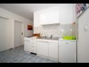 Apartments Gavro - 20 m from the sea: A1(4), A2 (2+2) Vir - Zadar riviera  - Apartment - A1(4): kitchen