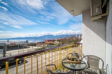 Apartments Slava - sea view: A1(4) Rijeka - Kvarner 