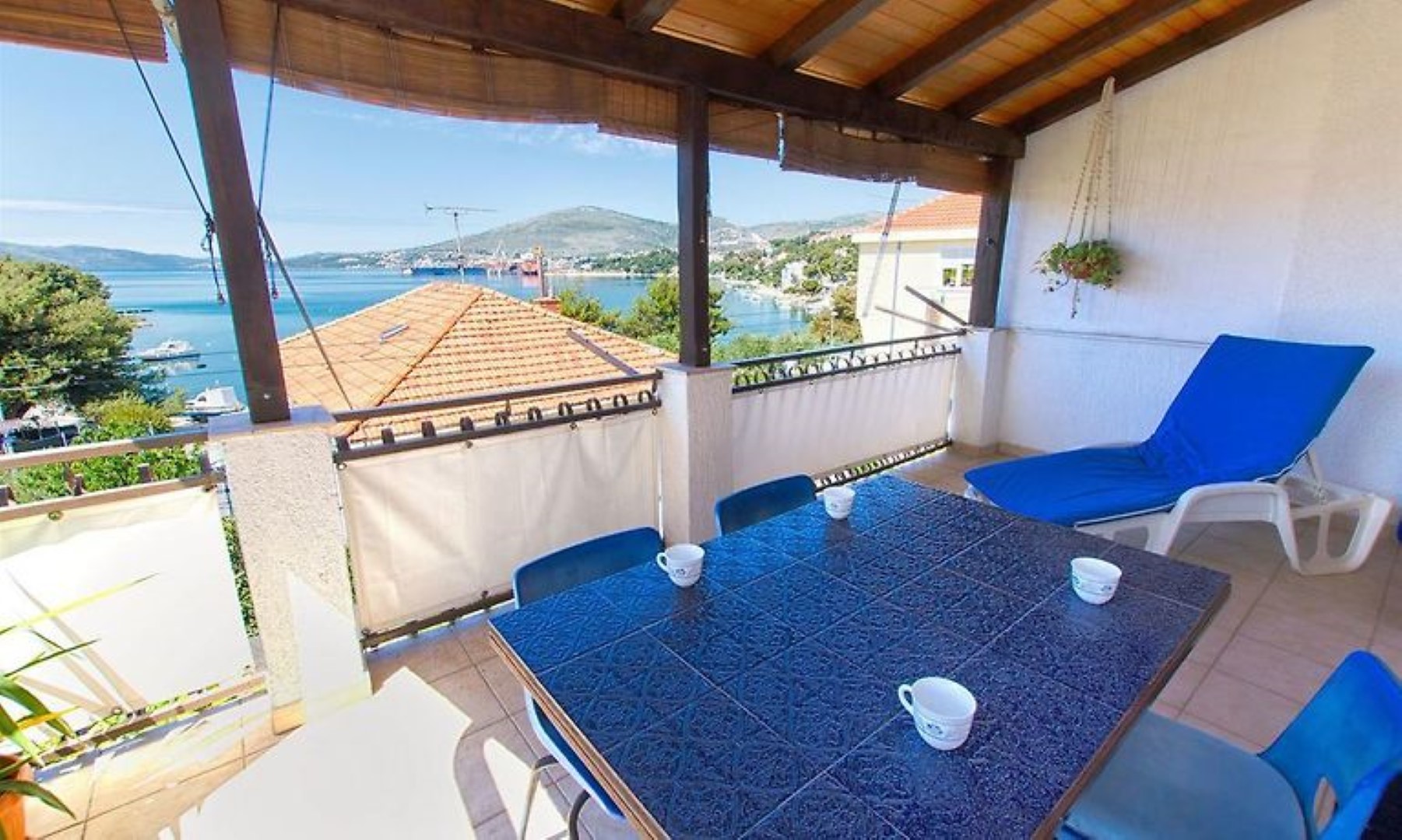 Apartments Bepoto - family apartment with terrace A1(4+1) Trogir - Riviera Trogir 
