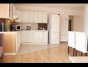 Apartments Marin A1(2+2), A2(2+2) Biograd - Riviera Biograd  - Apartment - A2(2+2): kitchen