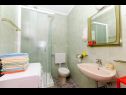 Apartments Sim - 130 m from sea: A1 Zuti(2+2), A2 Crveni(2+2) Bol - Island Brac  - Apartment - A2 Crveni(2+2): bathroom with toilet