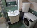 Apartments Simi- peacefull and seaview A1(4+1) Cove Osibova (Milna) - Island Brac  - Croatia - Apartment - A1(4+1): bathroom with toilet