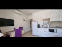 Apartments Ivano - 20 m from Sea: A1(6), A2(2+1), A3(2+1), A4(2), A5(2) Cove Osibova (Milna) - Island Brac  - Croatia - Apartment - A4(2): kitchen and dining room