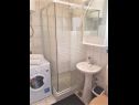 Apartments Mari - 100 m from beach: A1(4) Supetar - Island Brac  - Apartment - A1(4): bathroom with toilet