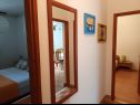 Apartments Mira - affordable & comfortable: A1(5) Supetar - Island Brac  - Apartment - A1(5): hallway