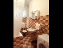 Apartments Mira - affordable & comfortable: A1(5) Supetar - Island Brac  - Apartment - A1(5): bathroom with toilet