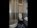 Apartments Val - 300 m to the beach: SA1 (2+1), A2(5+2) Supetar - Island Brac  - Apartment - A2(5+2): bathroom with toilet
