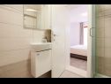 Apartments Antonia - 270m to sea: A4 Green(2+2), SA2 Silver(2), A1Blue(2), SA3 Gold(2) Mastrinka - Island Ciovo  - Studio apartment - SA3 Gold(2): bathroom with toilet