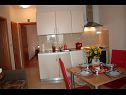 Apartments Central - 40m from the beach: A1(2), A2(4) Okrug Gornji - Island Ciovo  - Apartment - A2(4): kitchen and dining room