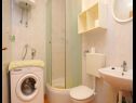 Apartments Rosa - with parking : A1(3+1), SA2(3), A3(6) Slatine - Island Ciovo  - Apartment - A1(3+1): bathroom with toilet