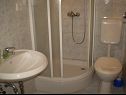 Apartments Smil - 30 m from sea: A1(4) Sucuraj - Island Hvar  - Apartment - A1(4): bathroom with toilet