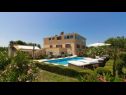 Holiday home Kova - private pool: H(8+2) Liznjan - Istria  - Croatia - swimming pool (house and surroundings)