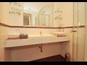 Apartments Martin - modern: A2(4), A3(4), A4(4) Rovinjsko Selo (Rovinj) - Istria  - Apartment - A4(4): bathroom with toilet