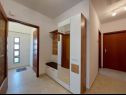 Apartments Fab - spacious terrace: A1(5+1) Punat - Island Krk  - Apartment - A1(5+1): hallway