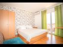 Apartments Anđelko - air conditioning: A1(6+2), A2(6+2) Baska Voda - Riviera Makarska  - Apartment - A2(6+2): bedroom