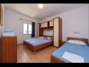 Apartments Ruzica - with sea view: A1 - plavi(3+2), A2 - (2+2), A3 - zuti(3+2) Igrane - Riviera Makarska  - Apartment - A1 - plavi(3+2): bedroom