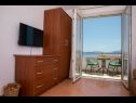 Apartments Ruzica - with sea view: A1 - plavi(3+2), A2 - (2+2), A3 - zuti(3+2) Igrane - Riviera Makarska  - Apartment - A2 - (2+2): living room