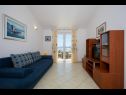 Apartments Ruzica - with sea view: A1 - plavi(3+2), A2 - (2+2), A3 - zuti(3+2) Igrane - Riviera Makarska  - Apartment - A3 - zuti(3+2): living room